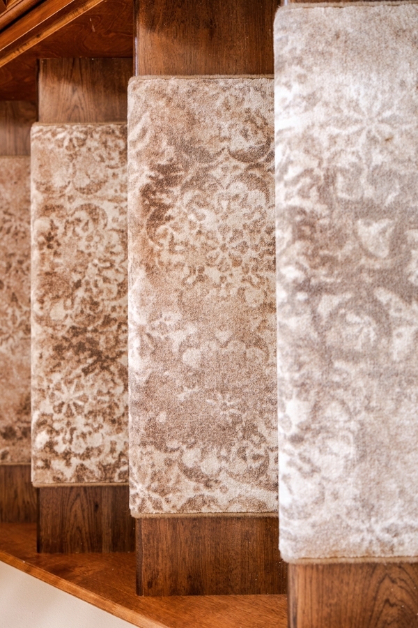 STAIR RUNNER