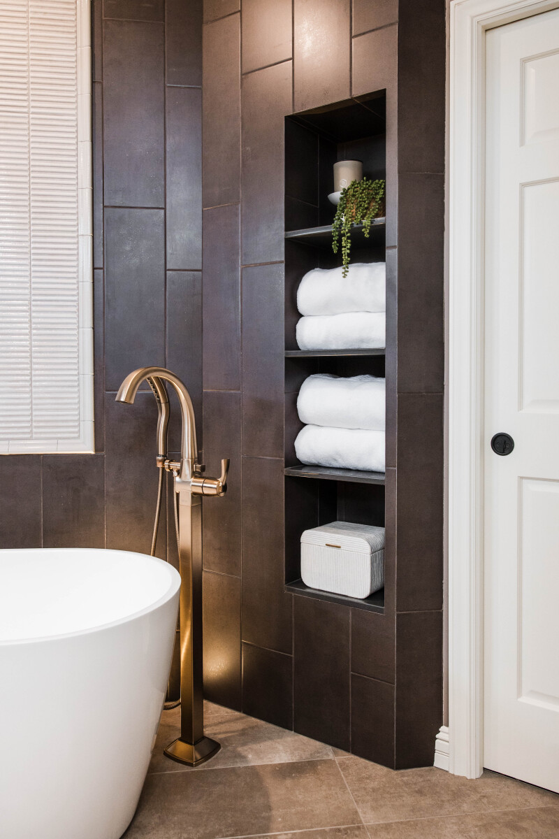 Built in shelving in primary bathroom